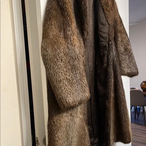 Vintage Brown Fur Coat - SEE MEASUREMENTS - Picture 3 of 3